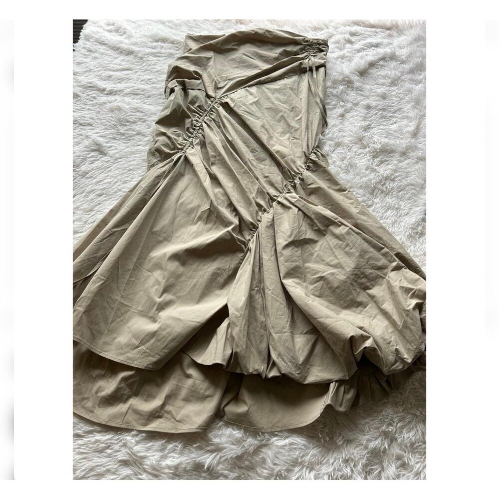 Urban Revivo Ruched Midi Fishtail Skirt Beige Size 8 Slit Detail Chic
⸻ - Picture 3 of 9